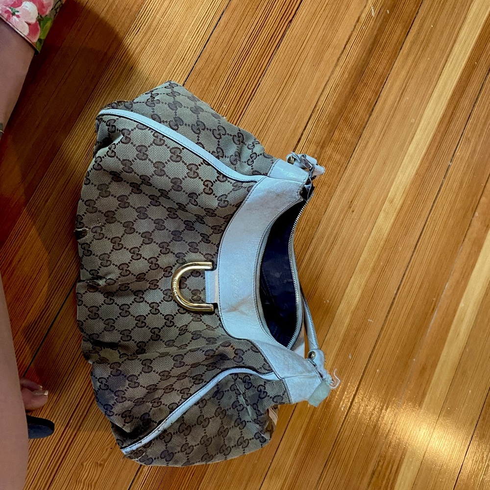 Used authentic Gucci bag - Picture 2 of 10